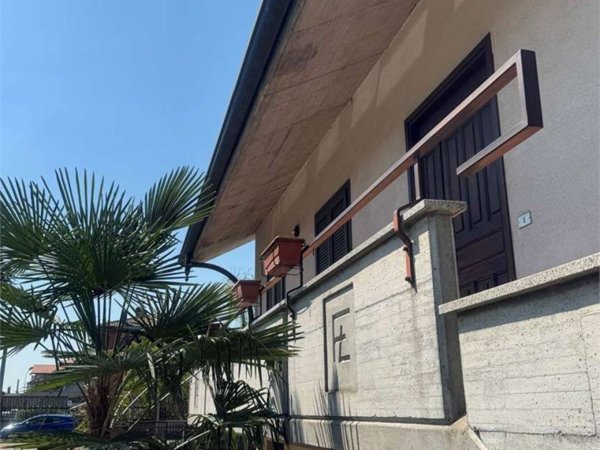 casa indipendente in vendita a Cassano Magnago