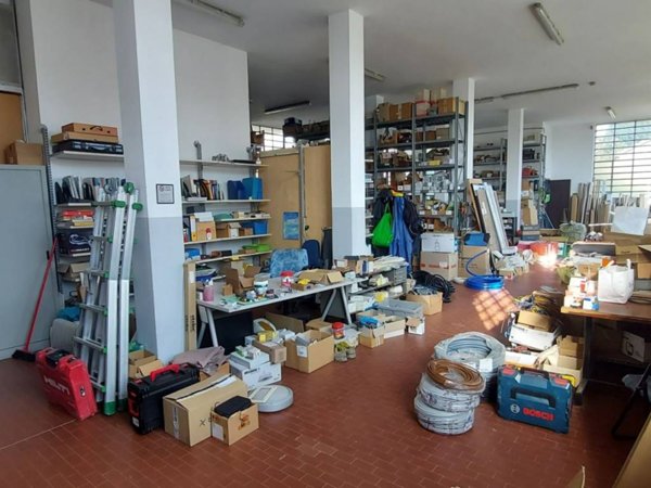 locale commerciale in vendita a Cassano Magnago