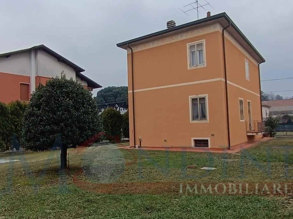 casa indipendente in vendita a Cassano Magnago