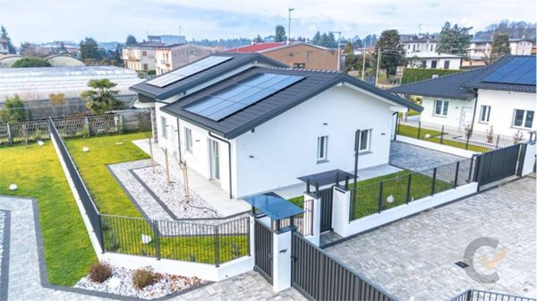 casa indipendente in vendita a Cassano Magnago