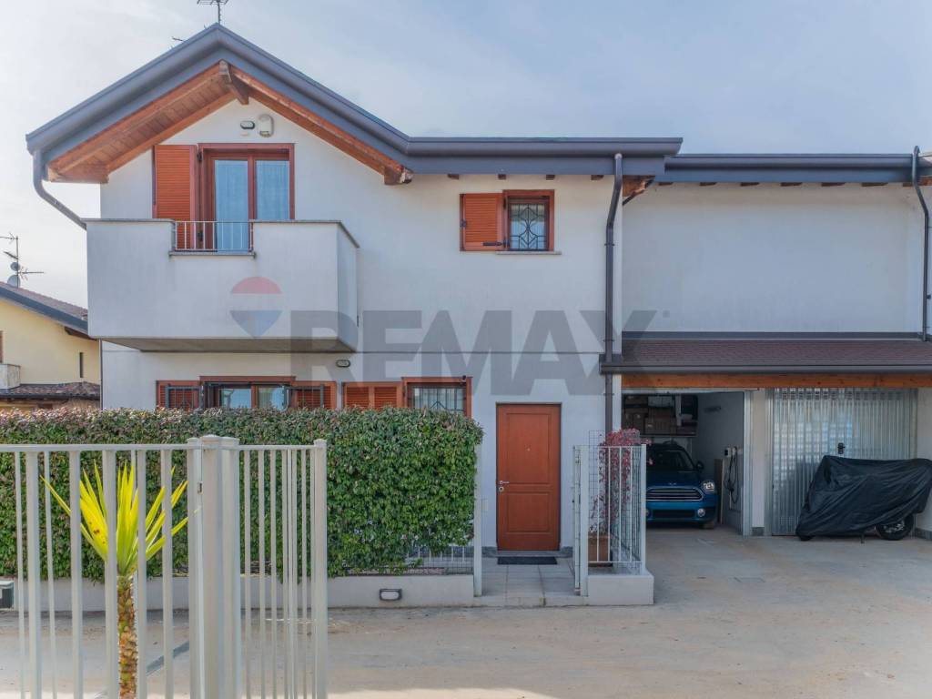casa indipendente in vendita a Cassano Magnago