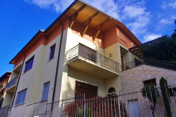 casa indipendente in vendita a Cassano Magnago