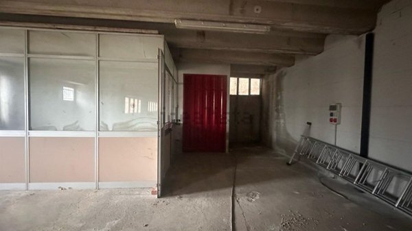 capannone in vendita a Cassano Magnago