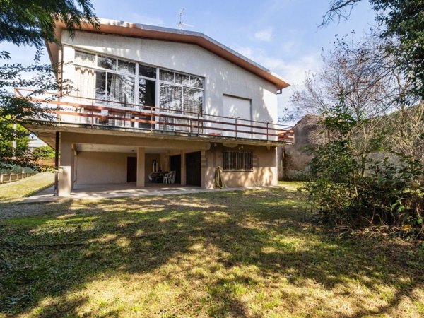 casa indipendente in vendita a Cassano Magnago