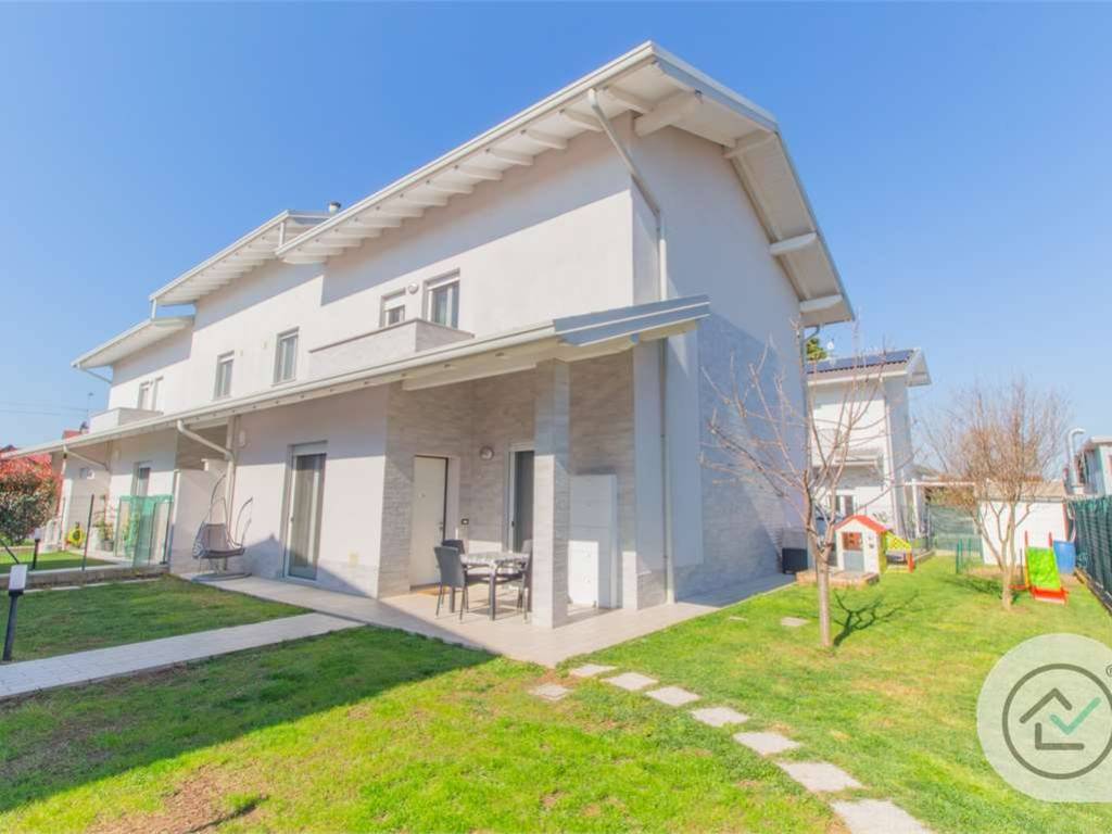 casa indipendente in vendita a Cassano Magnago