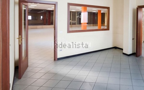 negozio in vendita a Cassano Magnago