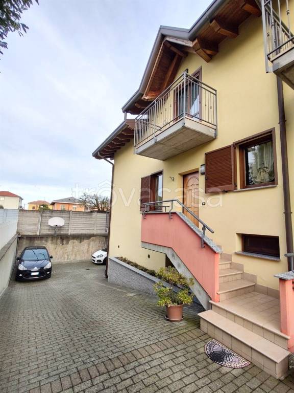 casa indipendente in vendita a Cassano Magnago