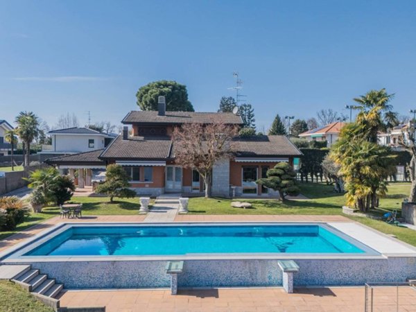 casa indipendente in vendita a Cassano Magnago