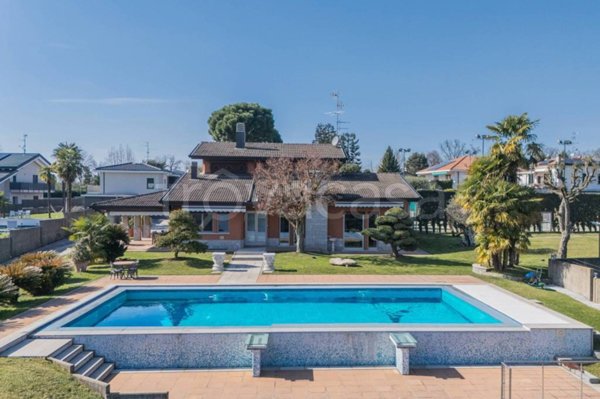 casa indipendente in vendita a Cassano Magnago