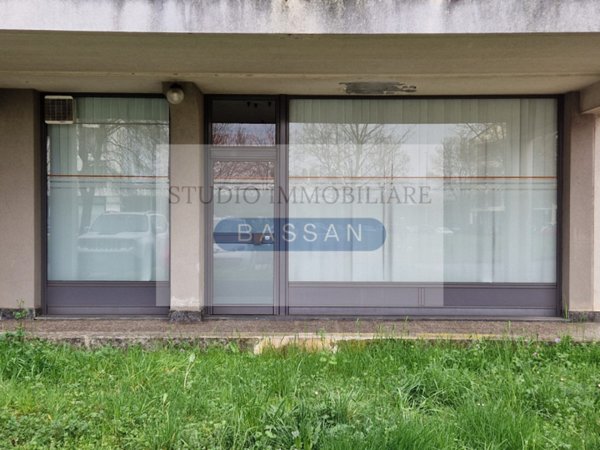 negozio in vendita a Cassano Magnago