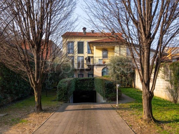casa indipendente in vendita a Cassano Magnago