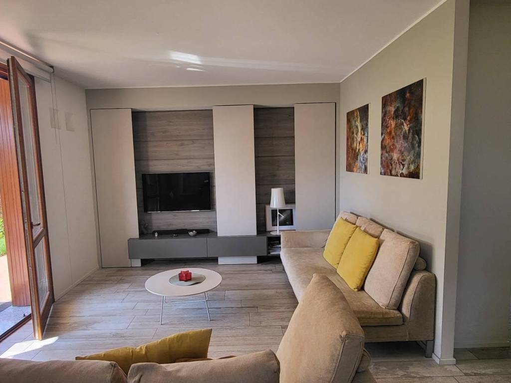 casa indipendente in vendita a Cassano Magnago