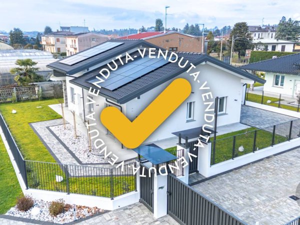 casa indipendente in vendita a Cassano Magnago