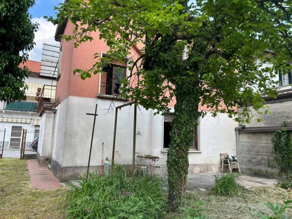 casa indipendente in vendita a Cassano Magnago