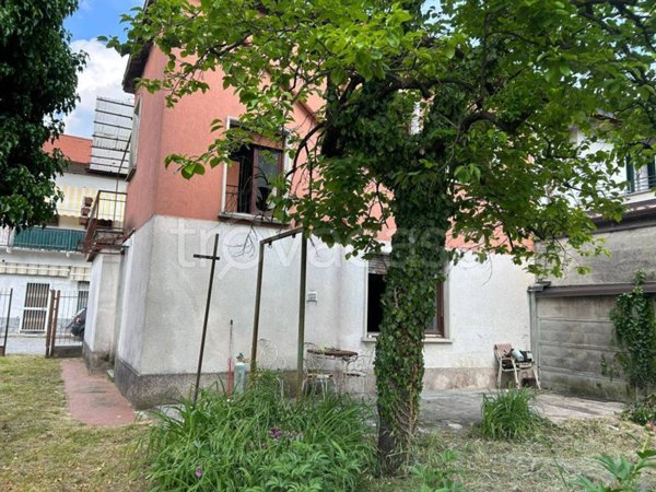 casa indipendente in vendita a Cassano Magnago