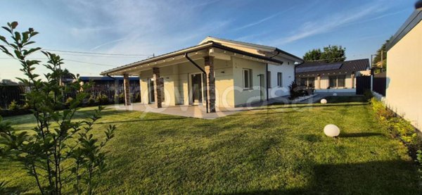 casa indipendente in vendita a Cassano Magnago