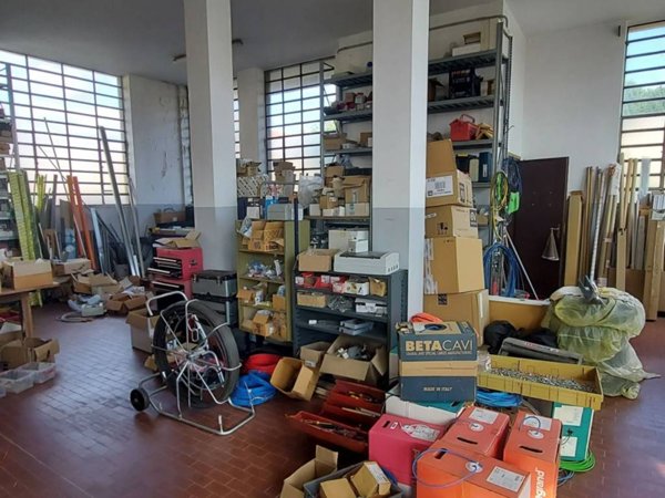 locale commerciale in vendita a Cassano Magnago