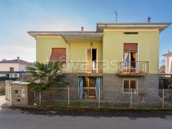 casa indipendente in vendita a Cassano Magnago