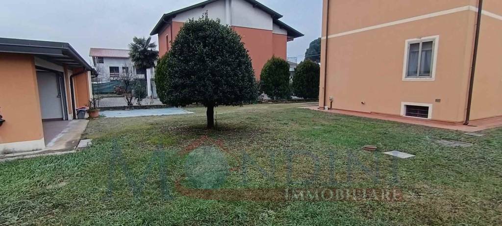 casa indipendente in vendita a Cassano Magnago