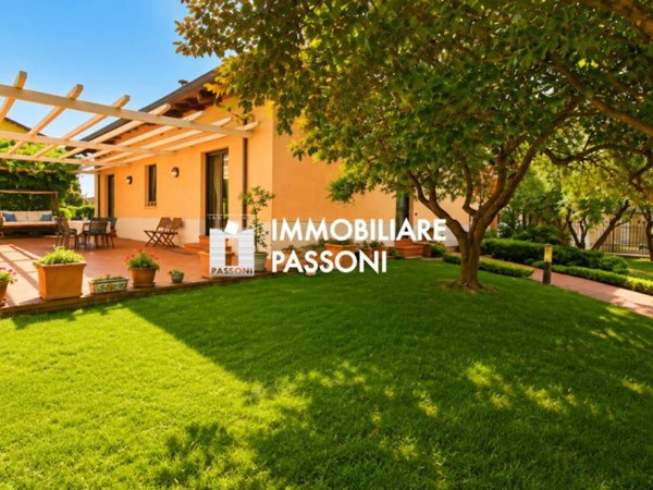casa indipendente in vendita a Cassano Magnago