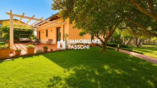 casa indipendente in vendita a Cassano Magnago