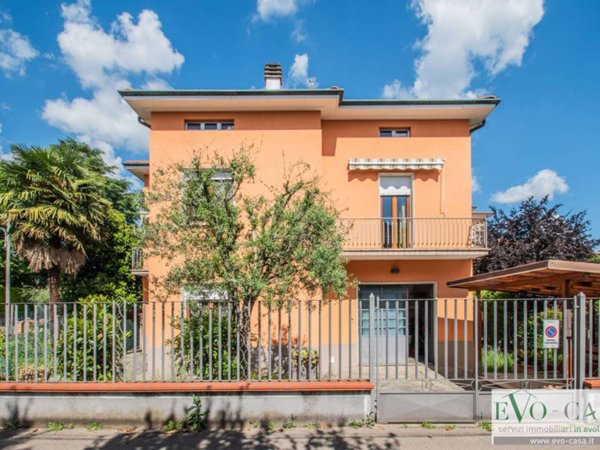 casa indipendente in vendita a Cassano Magnago