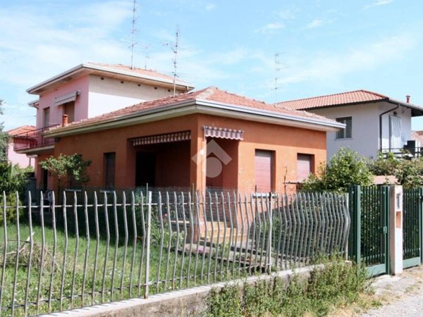 casa indipendente in vendita a Cassano Magnago