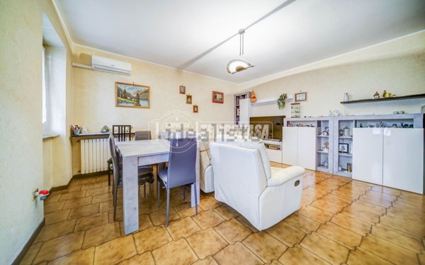 casa indipendente in vendita a Cassano Magnago