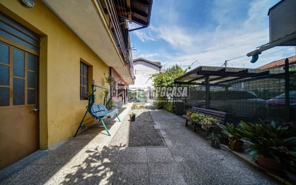 casa indipendente in vendita a Cassano Magnago