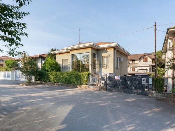 casa indipendente in vendita a Cassano Magnago