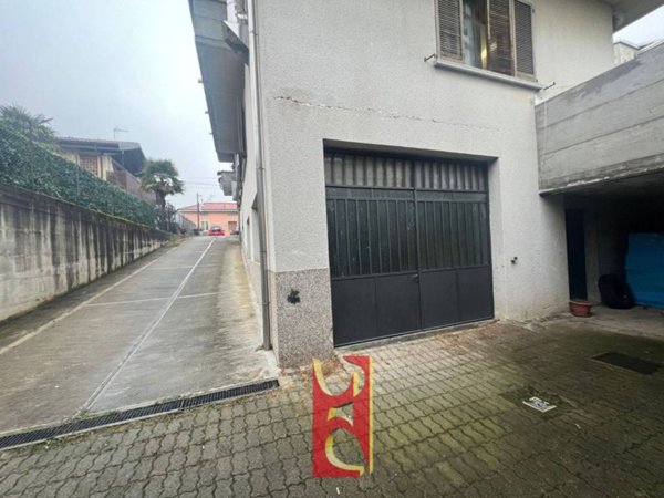 locale commerciale in vendita a Cassano Magnago