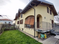 casa indipendente in vendita a Cassano Magnago