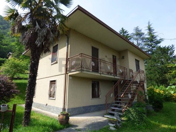 casa indipendente in vendita a Cassano Valcuvia in zona Sotto il Sasso