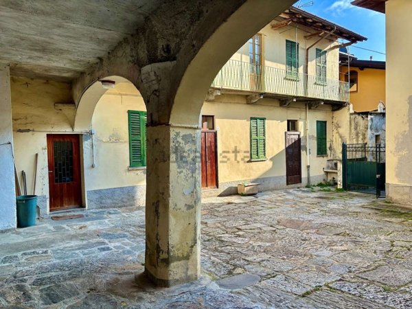 casale in vendita a Cassano Valcuvia