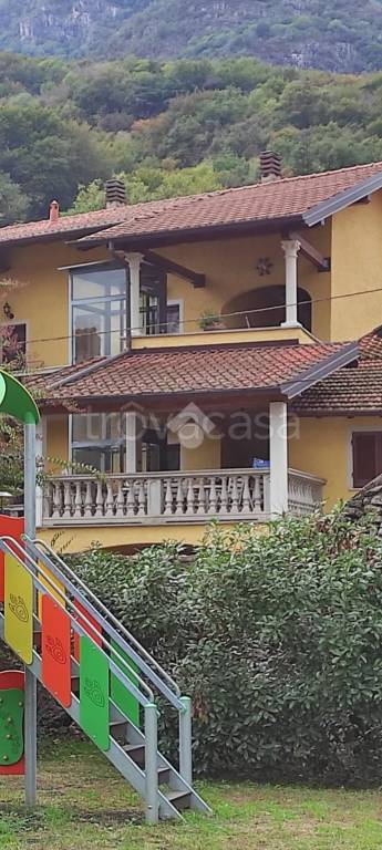 casa indipendente in vendita a Cassano Valcuvia