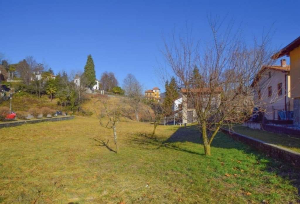 terreno in vendita a Cassano Valcuvia in zona Via Provinciale