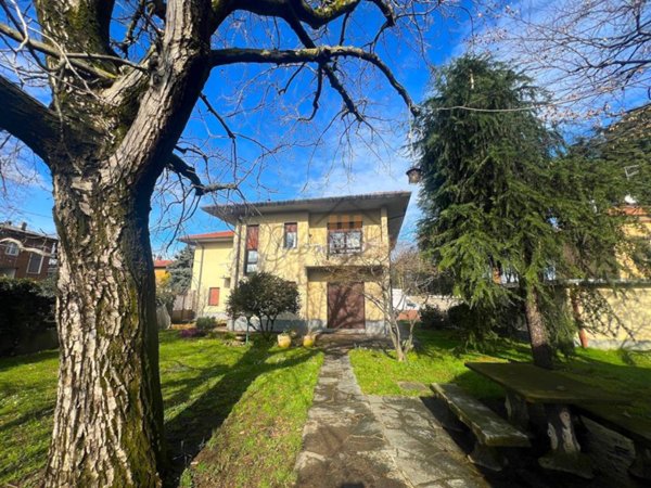 casa indipendente in vendita a Castellanza