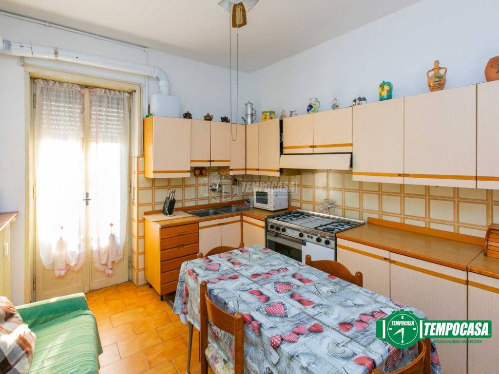 appartamento in vendita a Castellanza in zona Buon Gesù