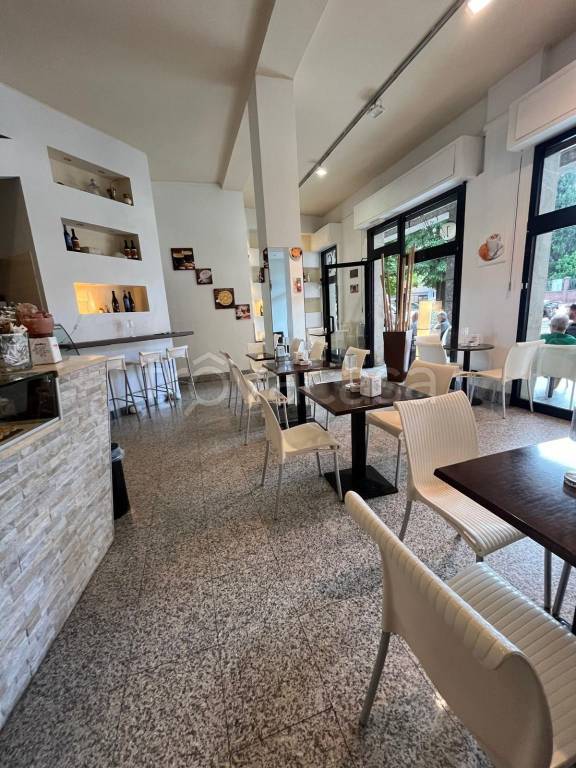 negozio in vendita a Castellanza