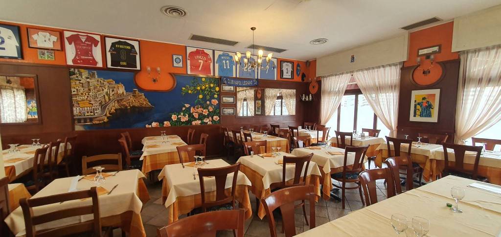 negozio in vendita a Castellanza