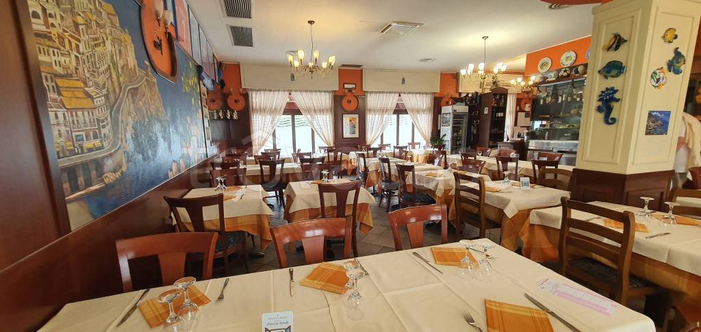 negozio in vendita a Castellanza