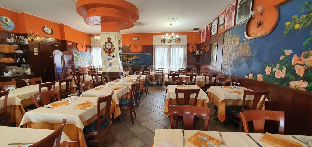 negozio in vendita a Castellanza