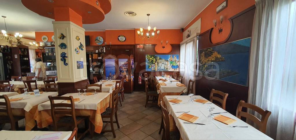 negozio in vendita a Castellanza