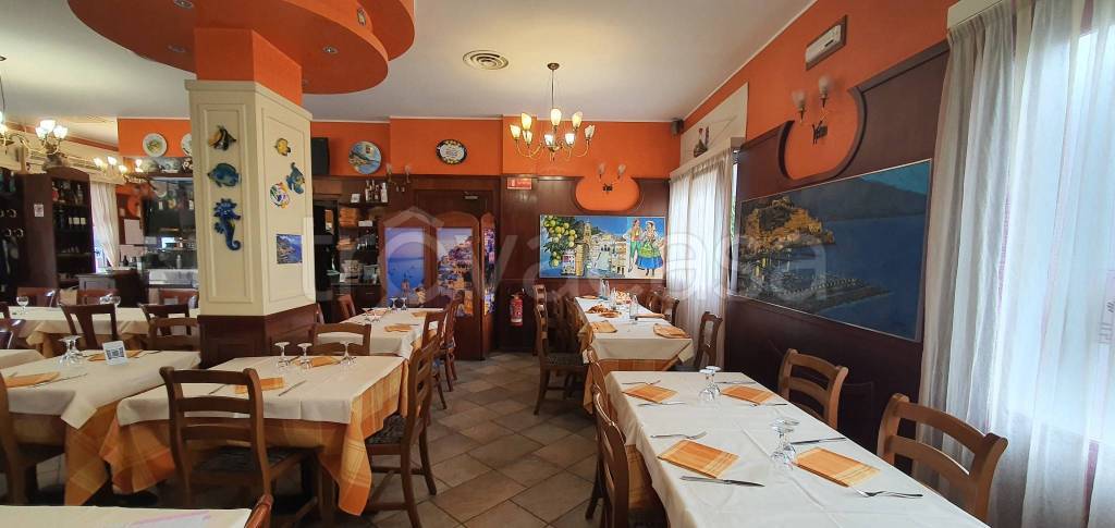 negozio in vendita a Castellanza