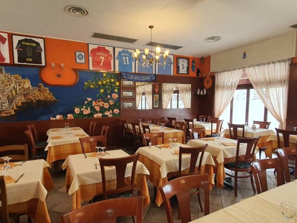 negozio in vendita a Castellanza