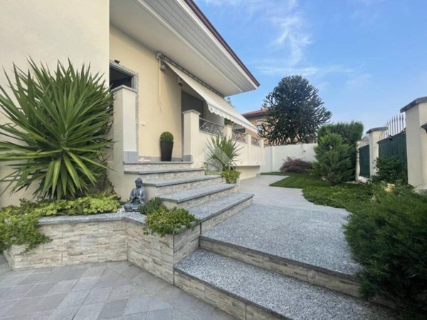 casa indipendente in vendita a Castellanza