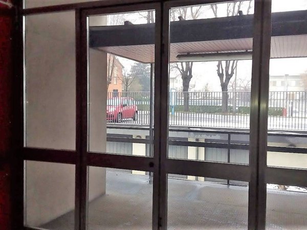 negozio in vendita a Castellanza