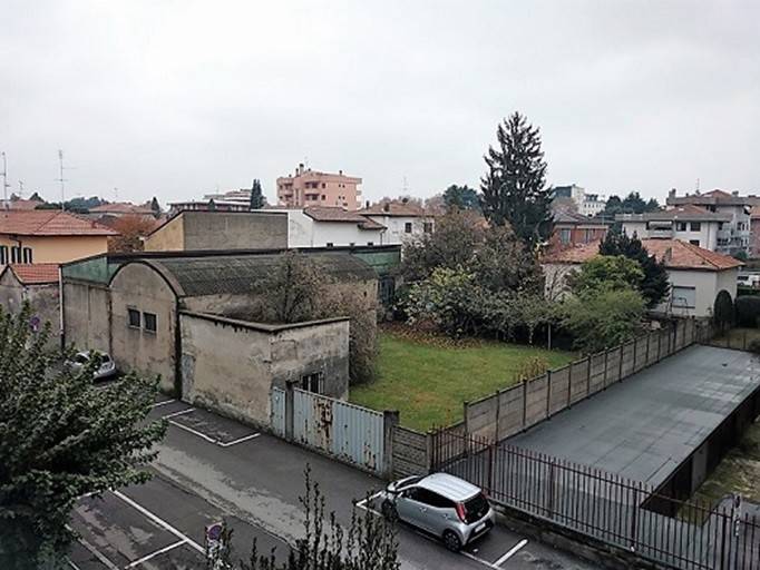 negozio in vendita a Castellanza