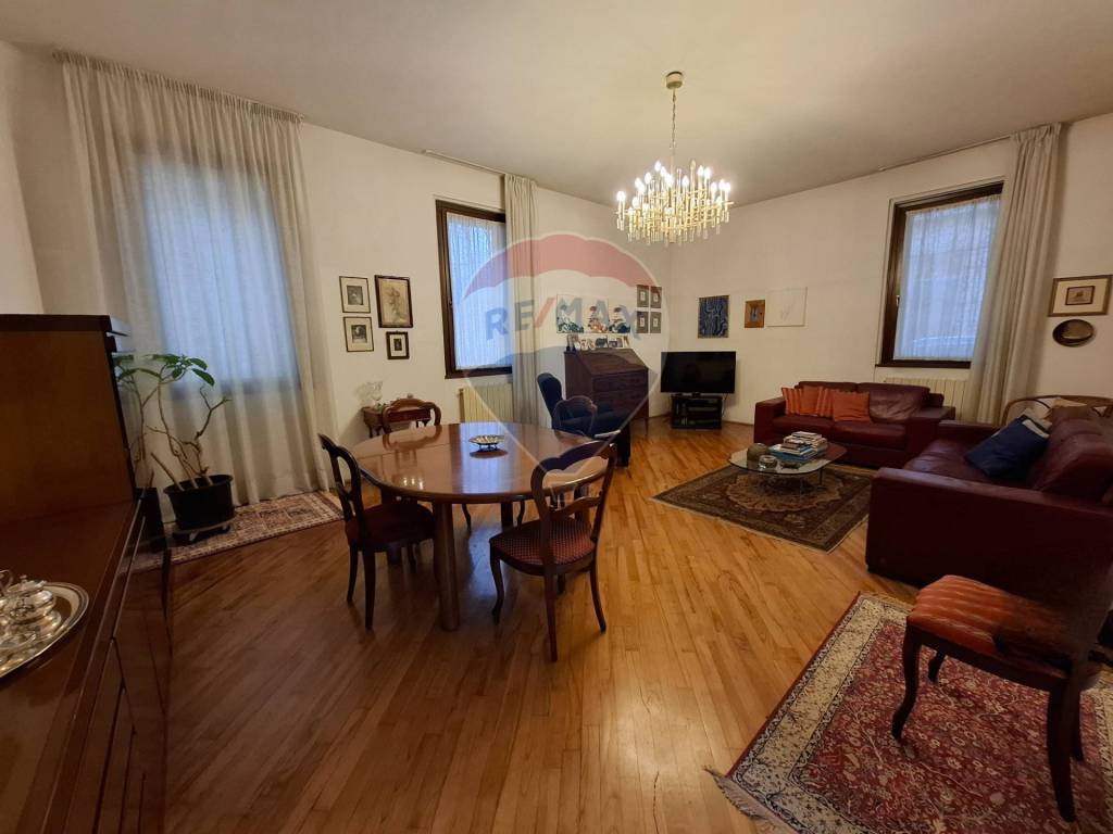 casa indipendente in vendita a Castellanza