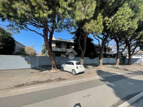 capannone in vendita a Castellanza